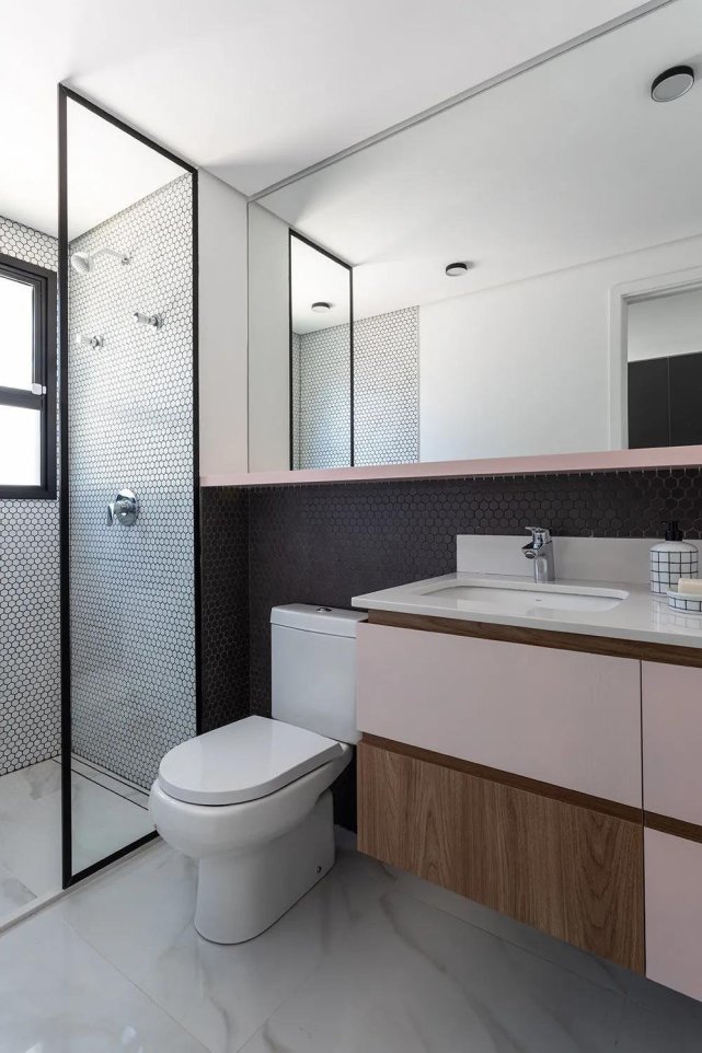 住一楼不好那是你没看120㎡三居室，将整面落地窗引光入室