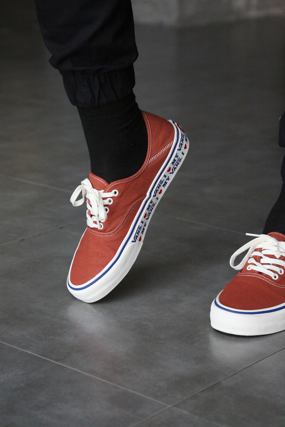 vans白色小草莓,想吃草莓吗日语