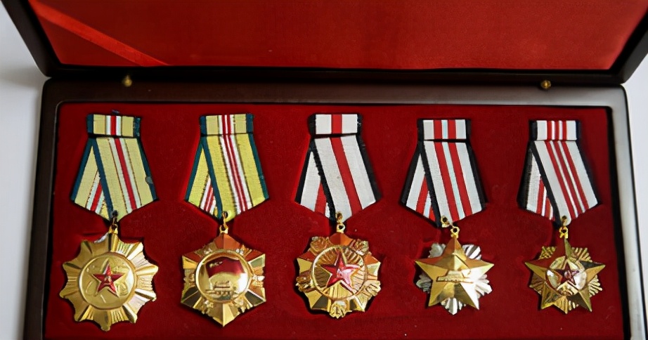 朝鲜战场他违反纪律擅自开枪，本该军法处置，彭德怀：官升三级