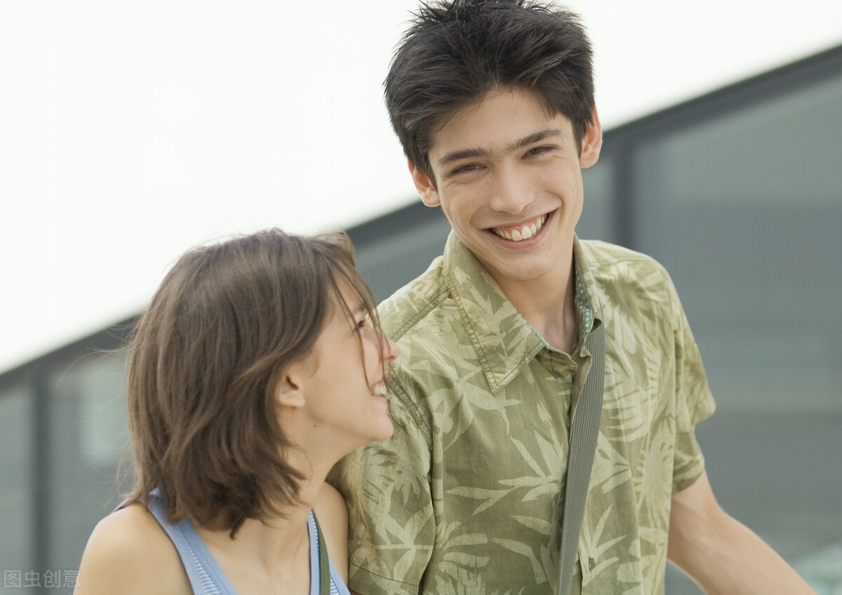 暧昧期聊天技巧和女生聊什么,暧昧期怎么聊