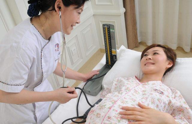 孕妈肚子大小,胎儿大小是孕妇吃多少决定的吗