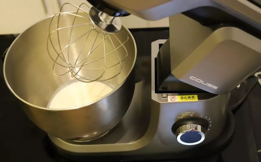 奶油鲜花蛋糕图片,鲜花奶油生日蛋糕