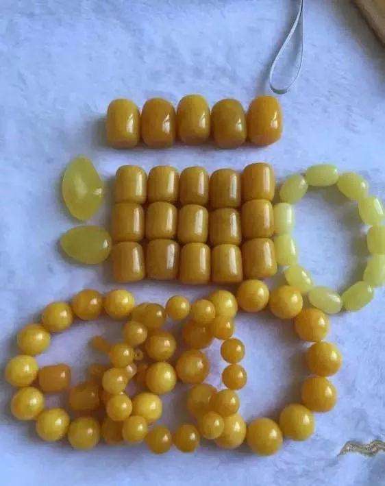 现在市面的蜜蜡全是假的吗,怎么知道是假的蜜蜡