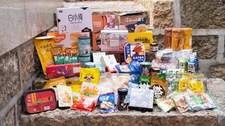 在李佳琪直播间买零食，是个划算的选择吗？