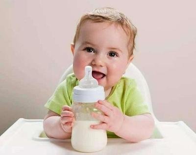 新手妈妈喂母乳注意事项,新妈妈喂宝宝正确方法