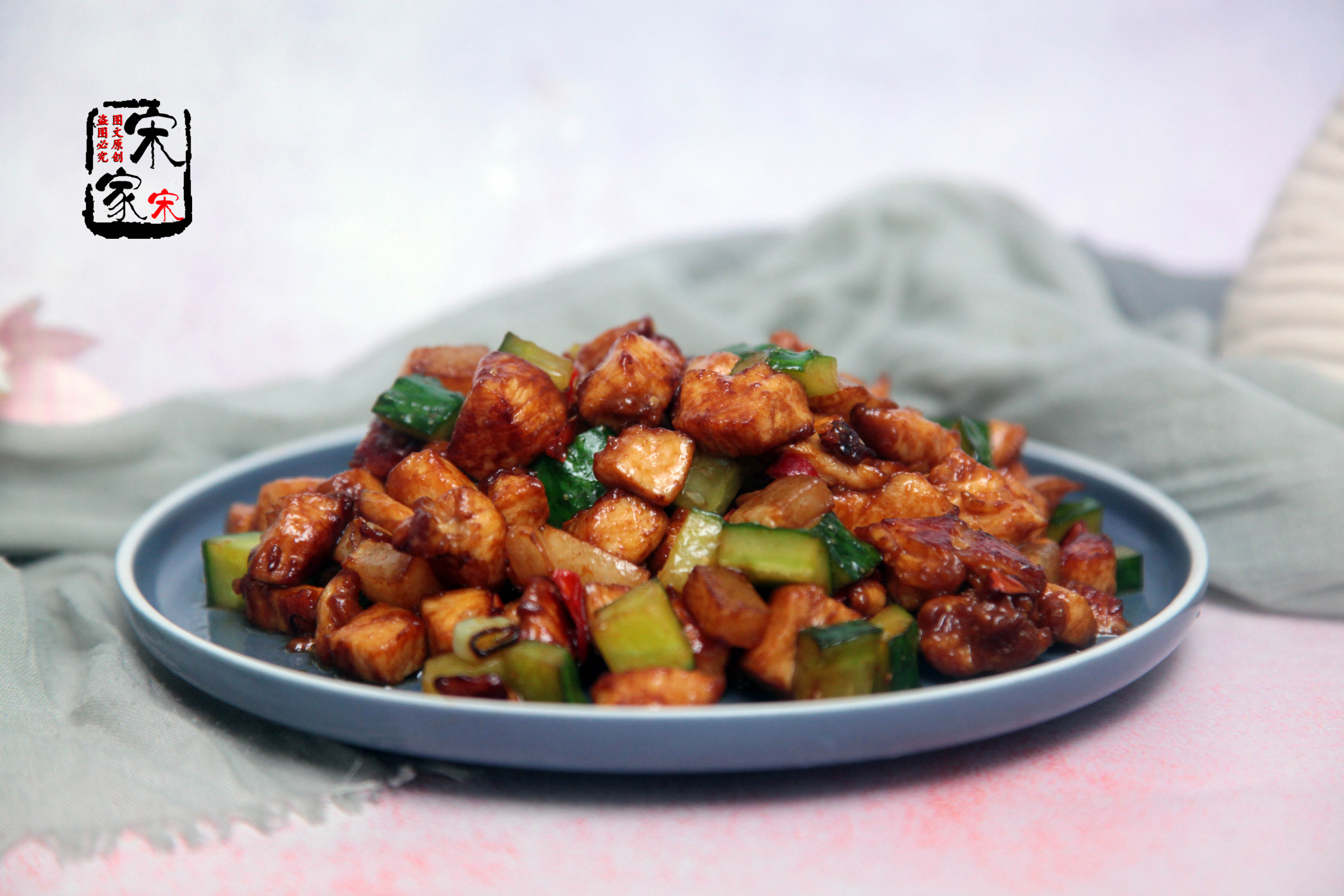 宫爆鸡丁怎么腌鸡肉丁比较嫩,川香鸡丁咋腌制鸡肉