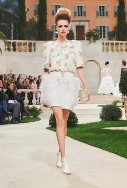 chanel香奈儿1995年时装秀,chanel香奈儿2015高级时装秀