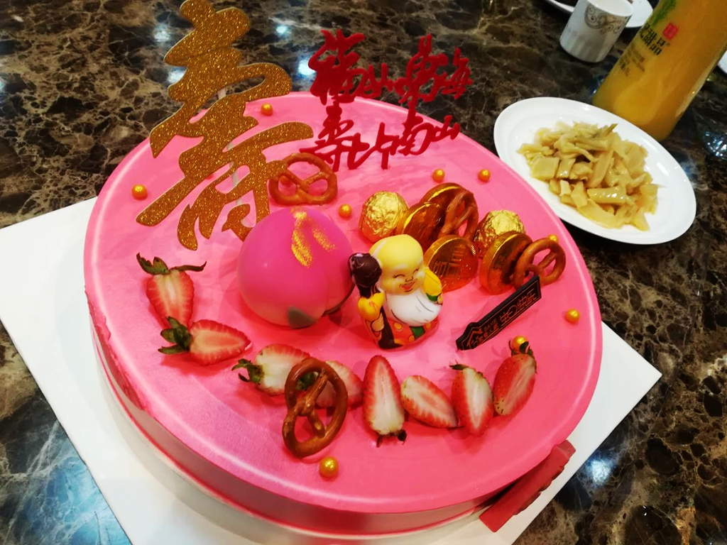 朋友生日请吃饭还得大家平摊买单,朋友生日请吃宴席