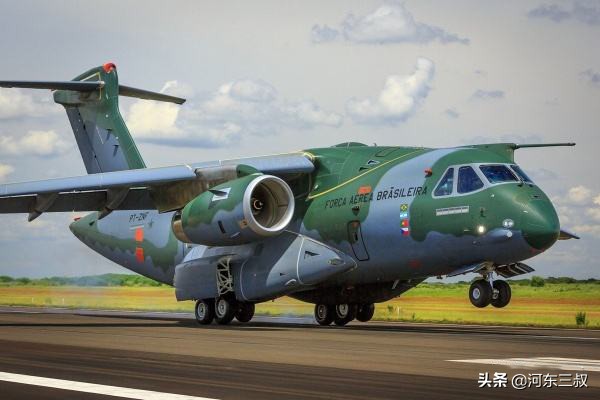 巴西kc390运输机下机,巴西kc390运输机运载能力