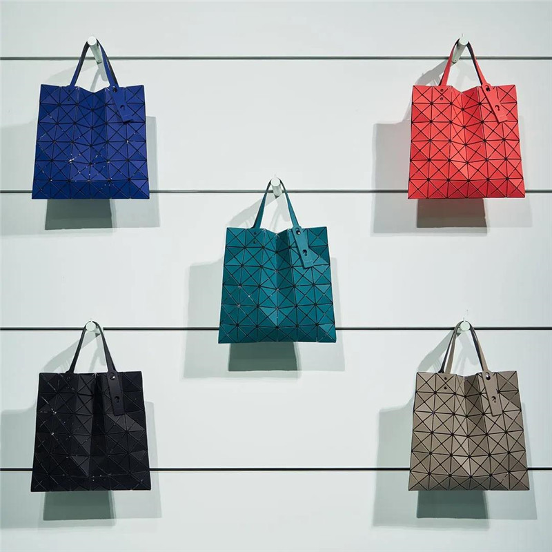 三宅一生褶皱外搭,三宅一生的褶皱艺术