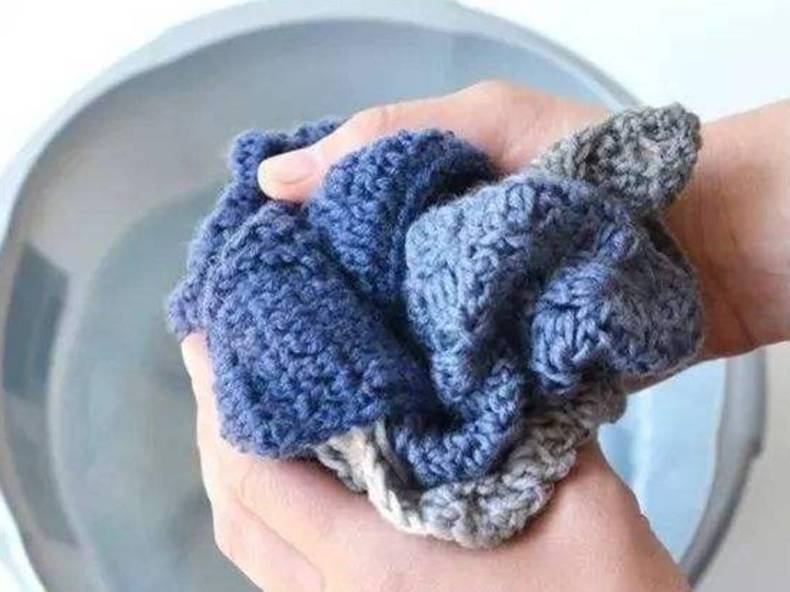 毛衣起球用什么剪毛球,毛衣起球不用刀片处理的小妙招