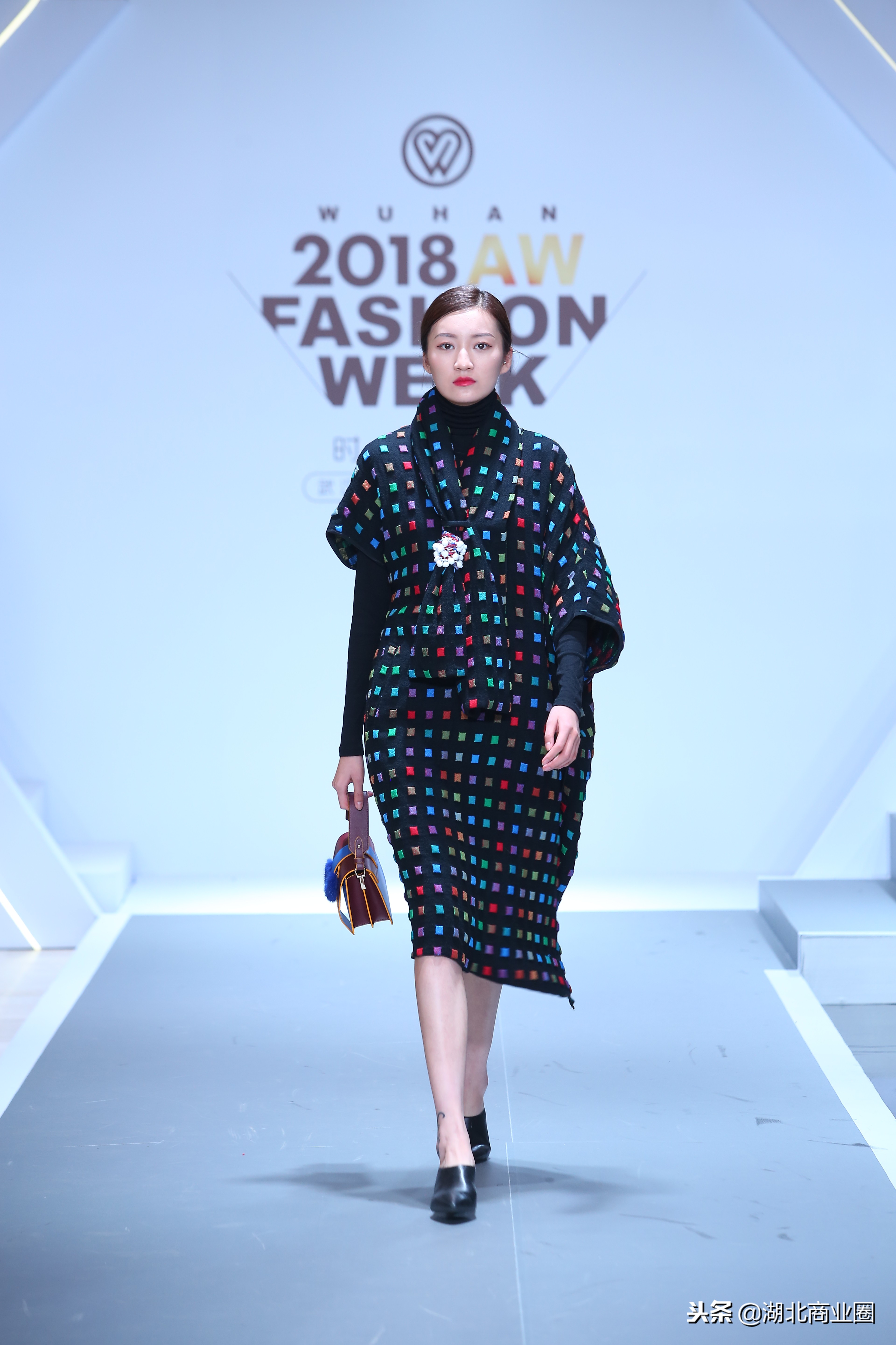 2015武汉国际时装周完美收官,武汉时装周闭幕传统服饰