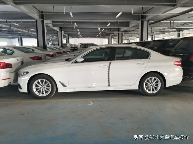 宝马520li报价,17款宝马520i和520li哪个好