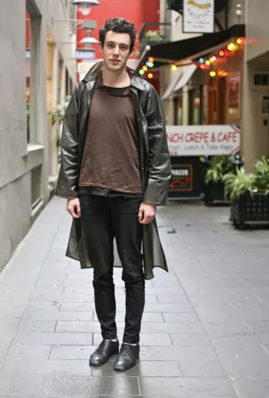 问江南“晴为何物”，你见过这些时尚品牌的雨衣、雨靴吗？