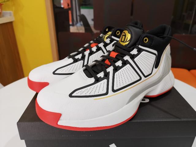 罗斯10玫瑰10年配色,玫瑰10年篮球鞋