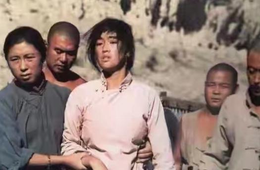 莫言《丰乳肥臀》:纵欲、生殖崇拜、野合*种借**生九孩背后的性*欲情**