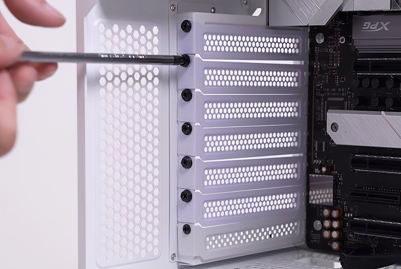 简单组装电脑的详细教程,组装电脑装机流程