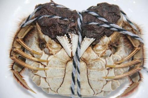 大闸蟹死了蟹黄多久以内可以吃,大闸蟹死了能吃蟹黄吗