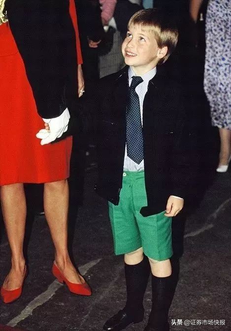 英国乔治小王子和女王,英国乔治小王子为什么不是继承人