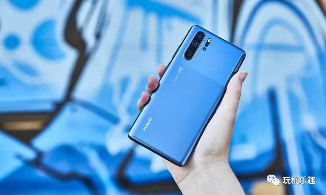 羽绒服季也能有时尚TheNewP30Pro一点就提亮