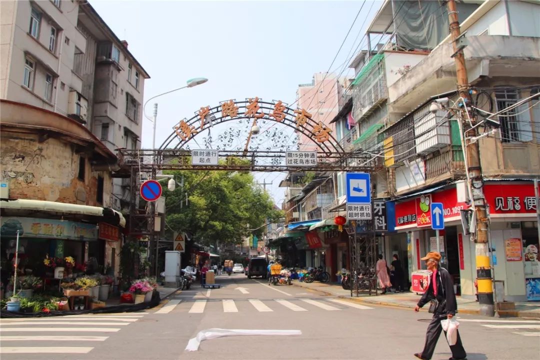 厦门10元店小商品最全批发市场,厦门最大的小商品批发市场在哪里