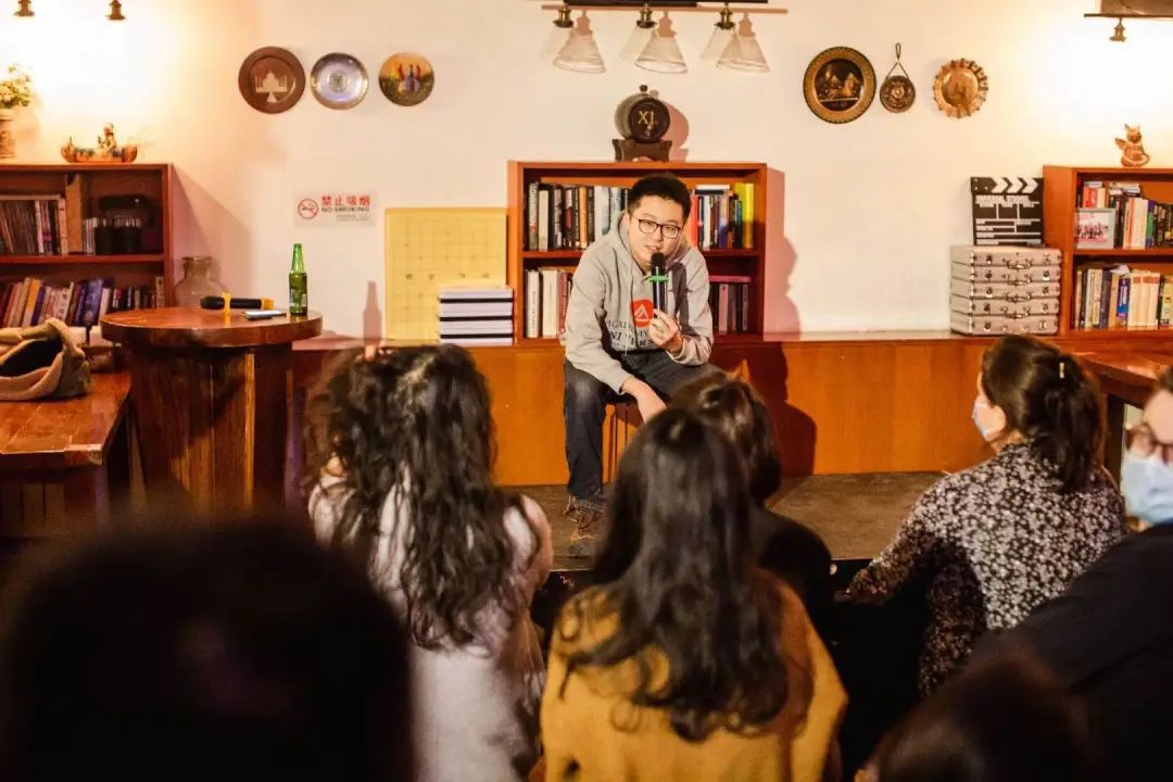 小剧场脱口秀相声,脱口秀的小剧场