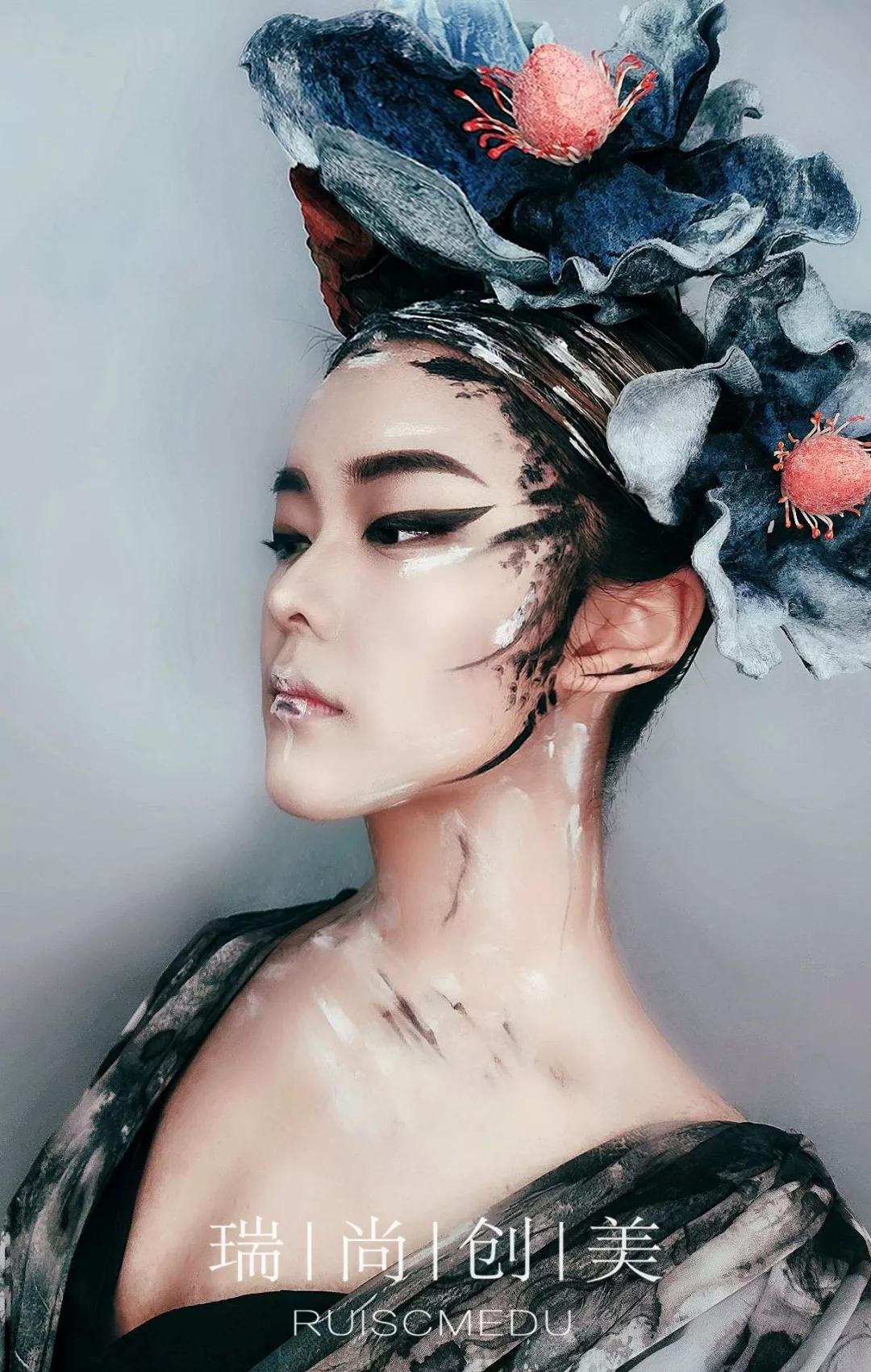 这造型太别致了一般人驾驭不了,这造型换个人都hold不住