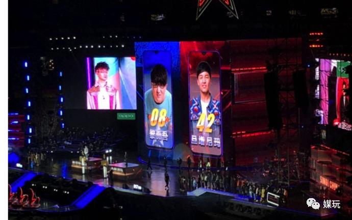 晚会标注的“直播”和“现场直播”，到底有什么区别？