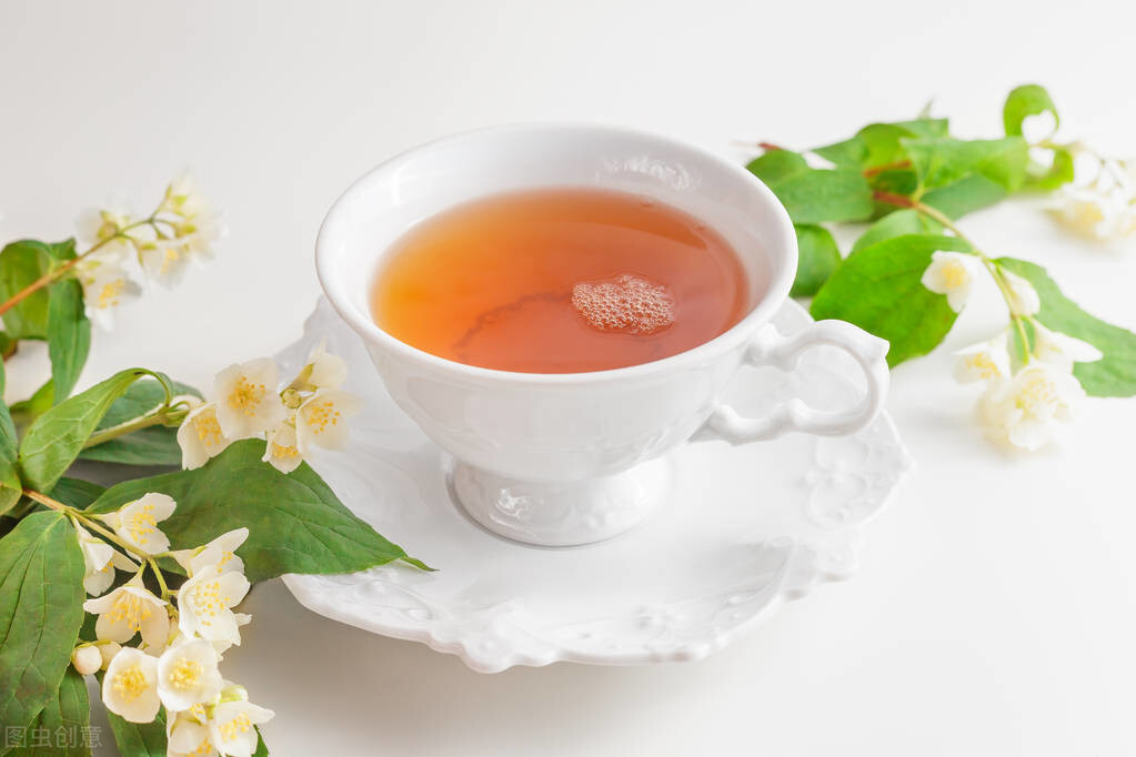 适合春夏的木质香水,中年男士春夏用的香水