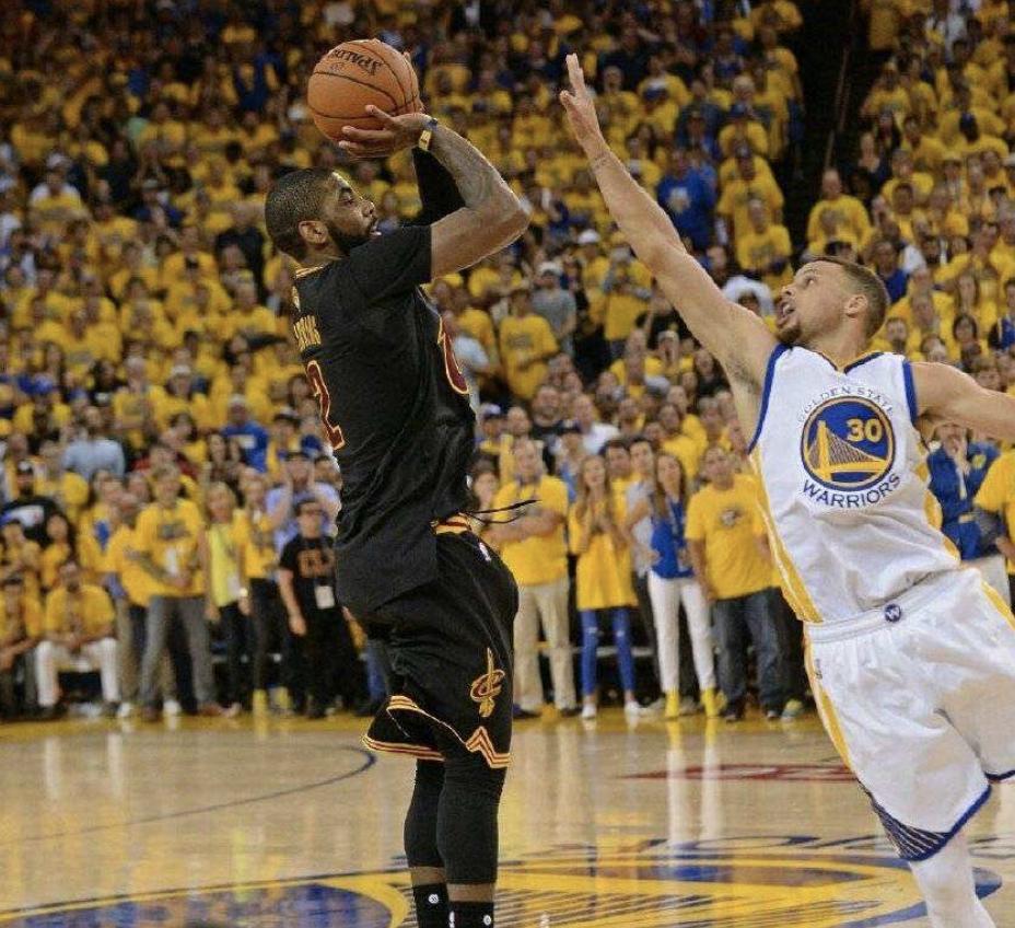 就在此刻布鲁克林凯里欧文,凯里欧文重回克利夫兰