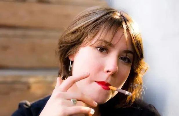 28岁女子查出宫颈癌的4个征兆,26岁女孩患有宫颈癌的原因