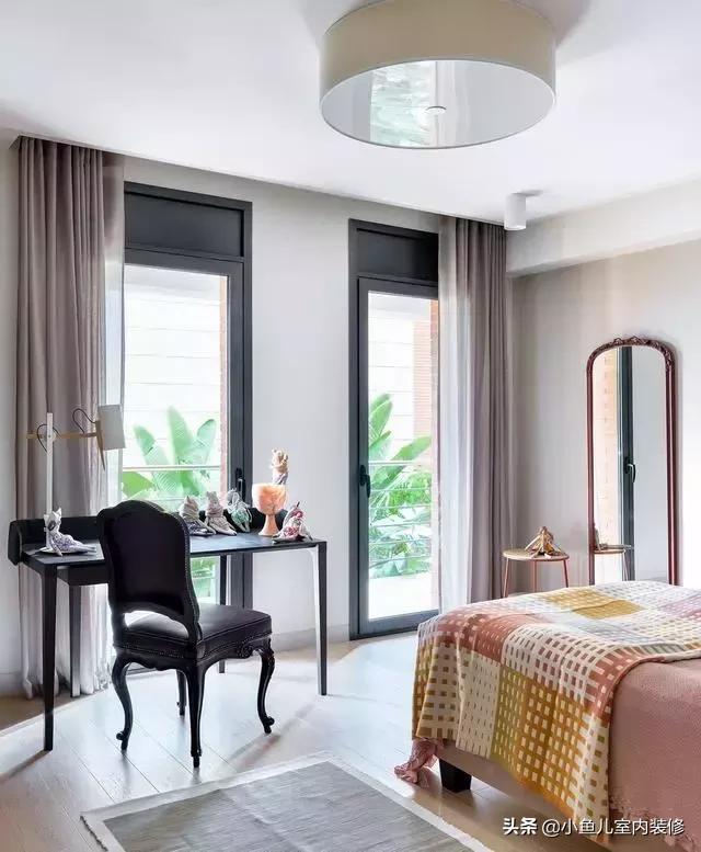 一家4口买下200㎡别墅，一楼全景落地窗，装修低调