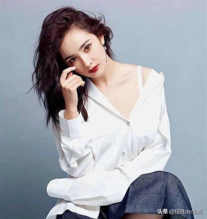 带货女王杨幂再秀减龄穿搭,带货女王杨幂台湾