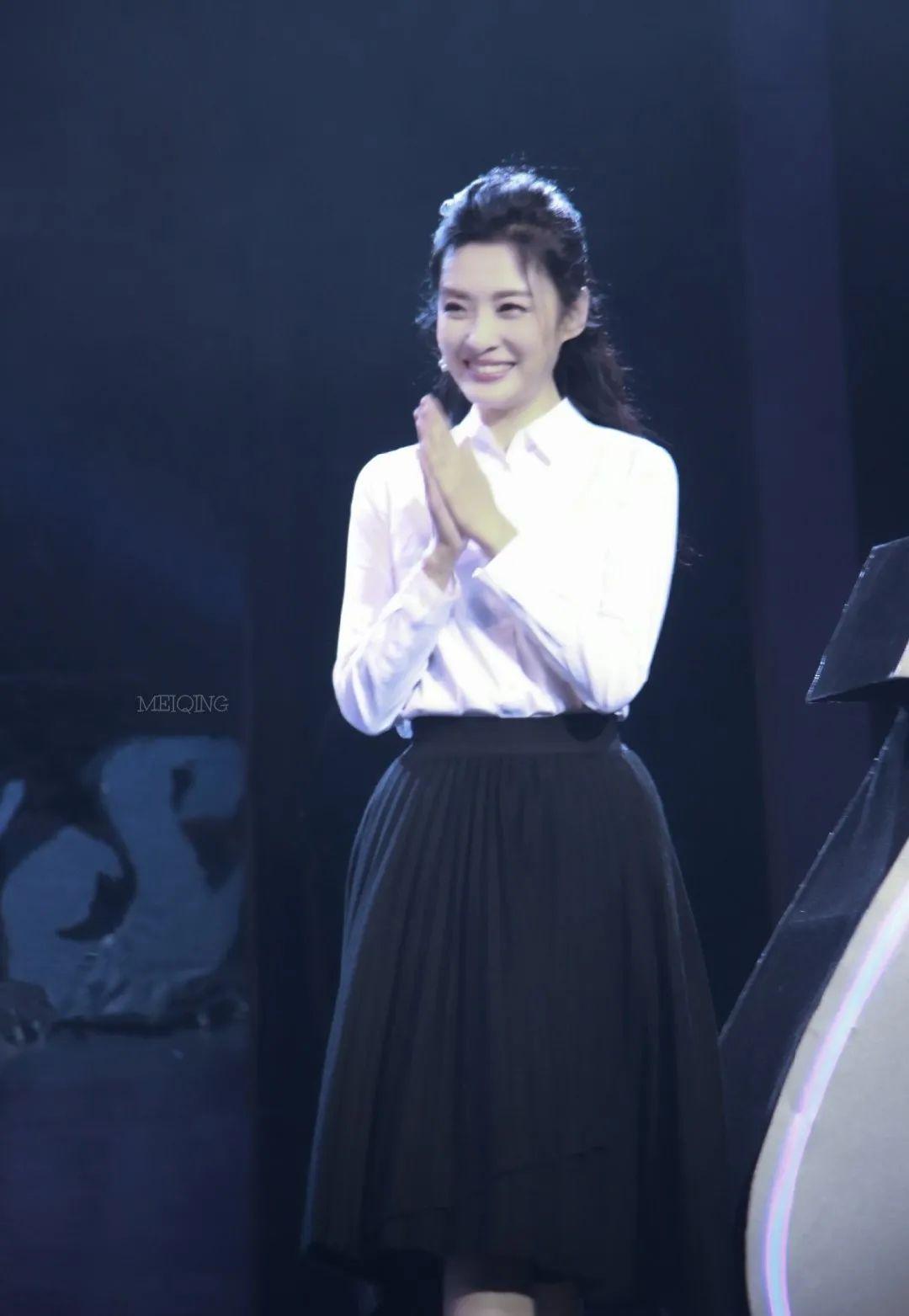 周涛黑色衬衫怎么搭配,周涛穿搭风格