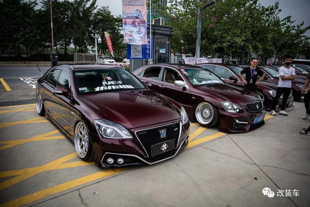 清一色皇冠,清一色豪车