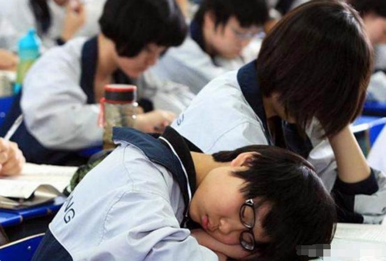 初中数学最好的女生,初中数学经常考30多分的女孩子