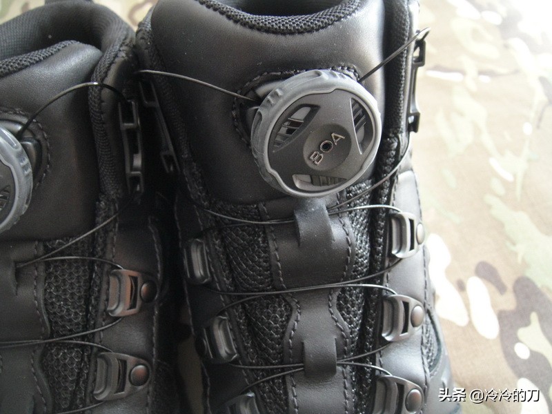 军靴有多舒服,军靴多厚硬不硬