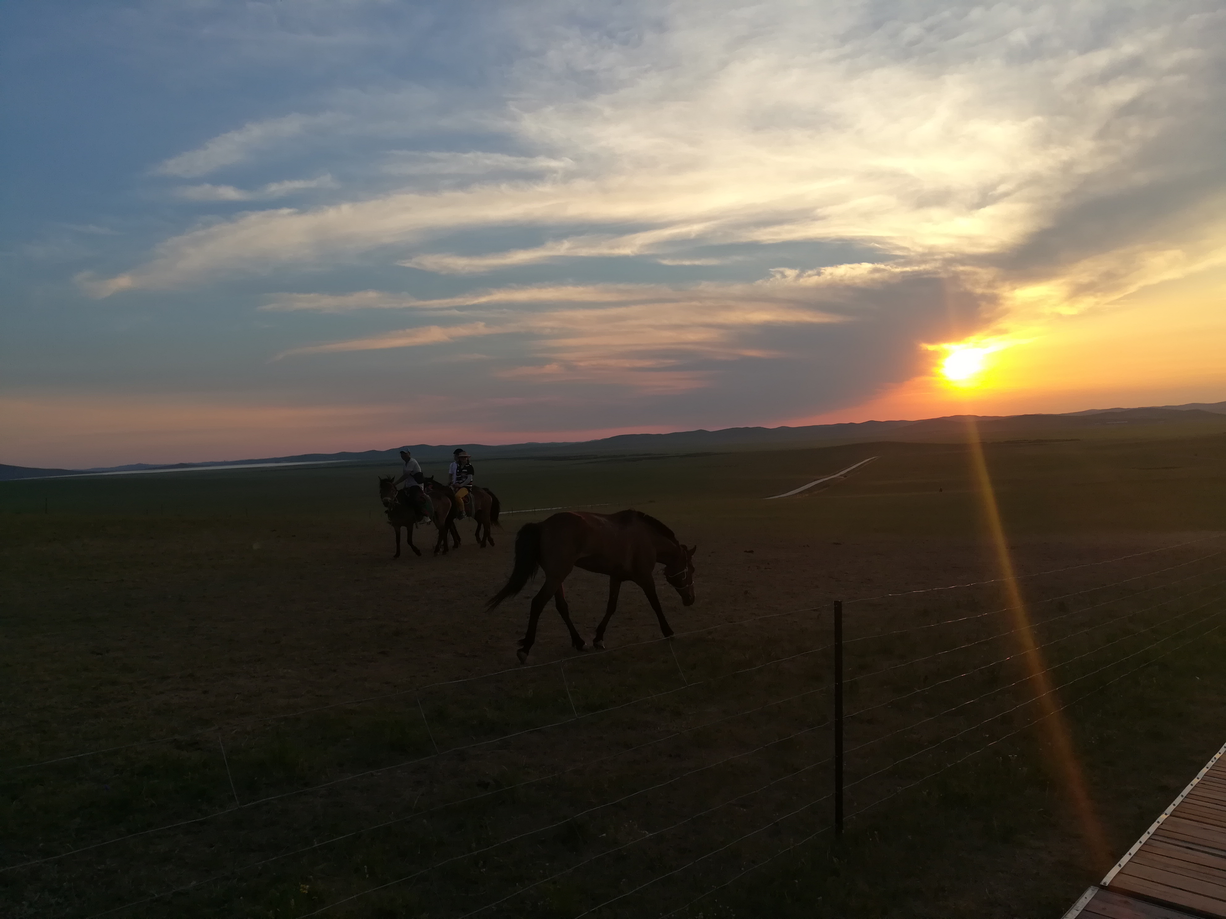 天边的草原乌拉盖抖音直播间,天边草原乌拉盖