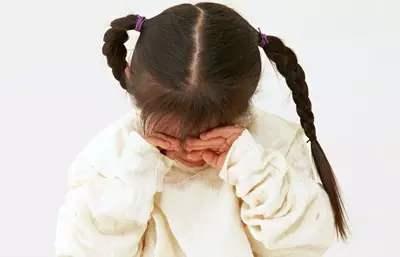 幼儿园新入园哭闹一般持续多久,幼儿园入园孩子崩溃大哭