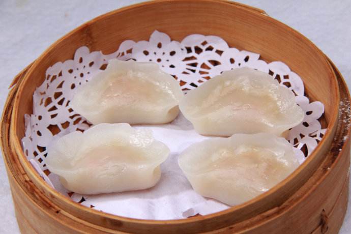 面粉怎么选包饺子选什么面粉,面粉包饺子不破皮添加什么