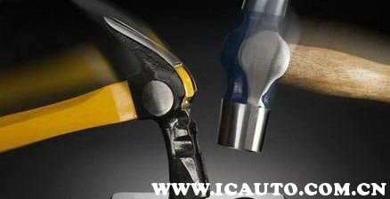 汽车钥匙后备箱键打不开后备箱,车钥匙锁后备箱里了怎么办视频