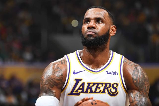 詹姆斯c罗终身代言耐克,耐克第一个跑鞋代言人