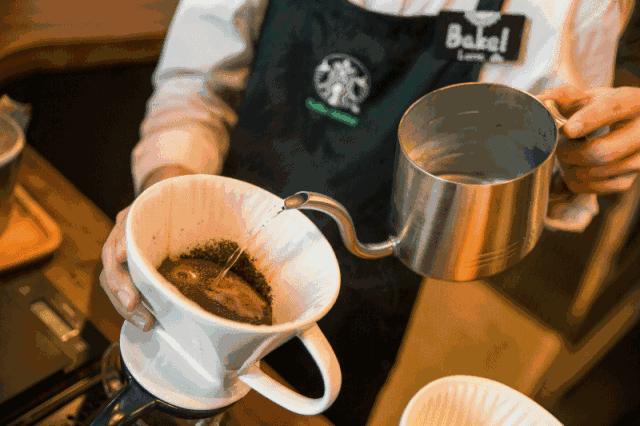 都市白领的心动时刻，星巴克很难遇见的折扣，心累时坐下细品一杯