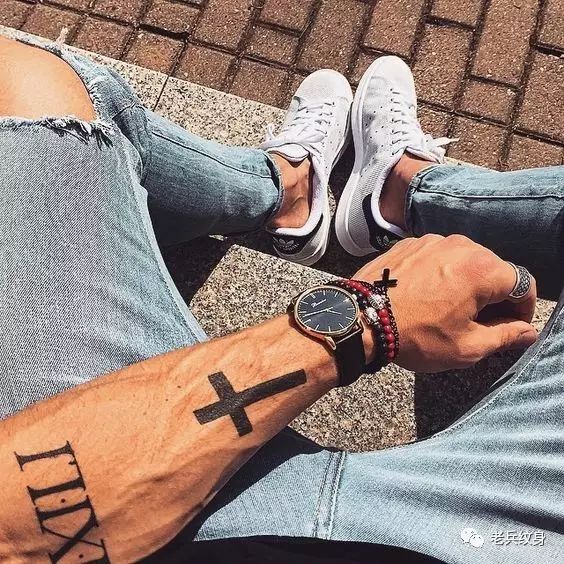 纹身恢复期痒是什么原因,纹身过后痒有什么办法可以止痒