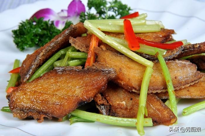 年夜饭鱼简单易学,年夜饭做什么鱼有什么讲究