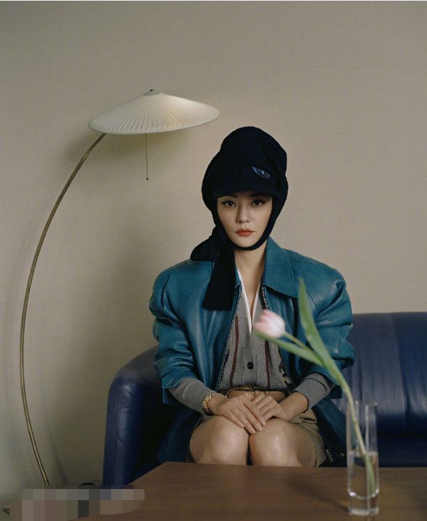 赵薇换发型！复古蜂窝头配六套造型一套比一套惊艳，新鲜不失韵味