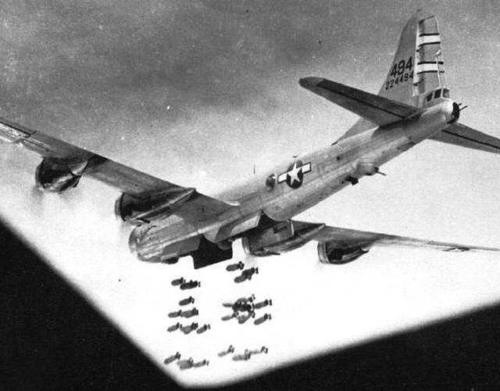 二战美国轰炸机大规模轰炸日本,二战时期美军在东亚的大轰炸