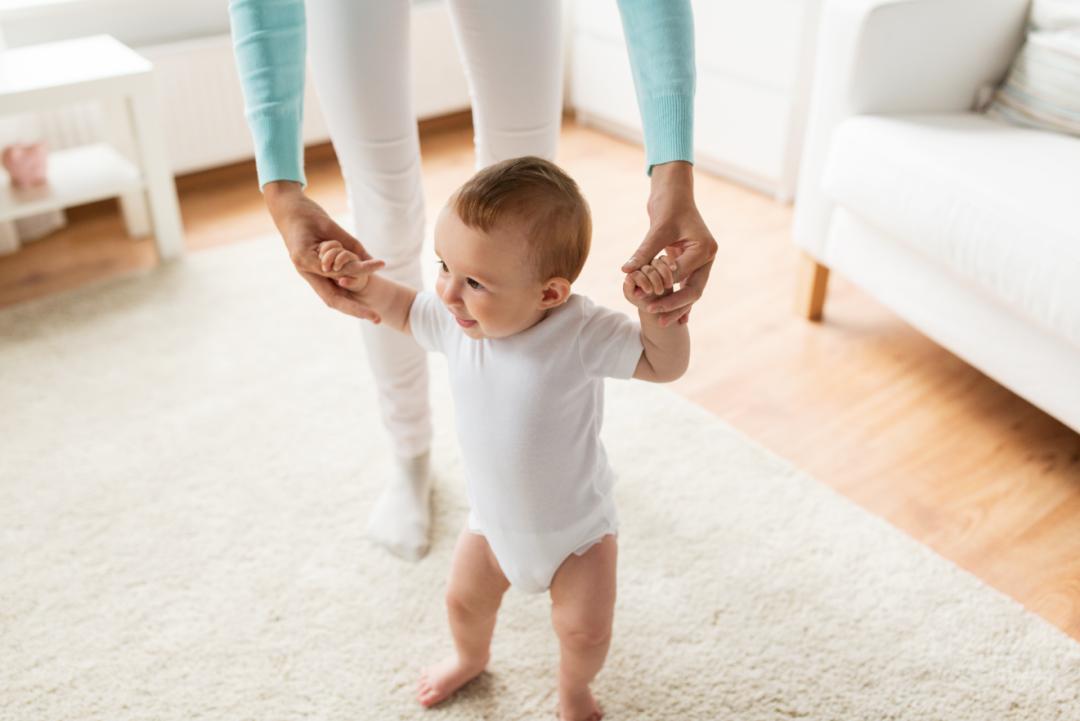 宝宝腿不直怎么办?家长这样做,长大后宝宝的腿又直又美