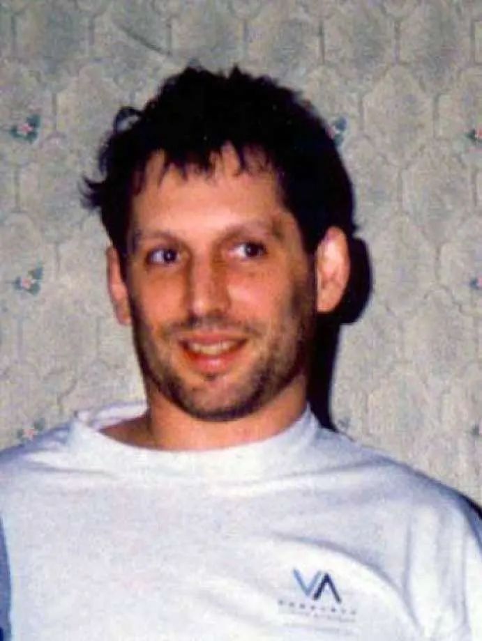 美国凶案：母亲失踪那天，六岁的他看到父亲扛着黑色塑料袋