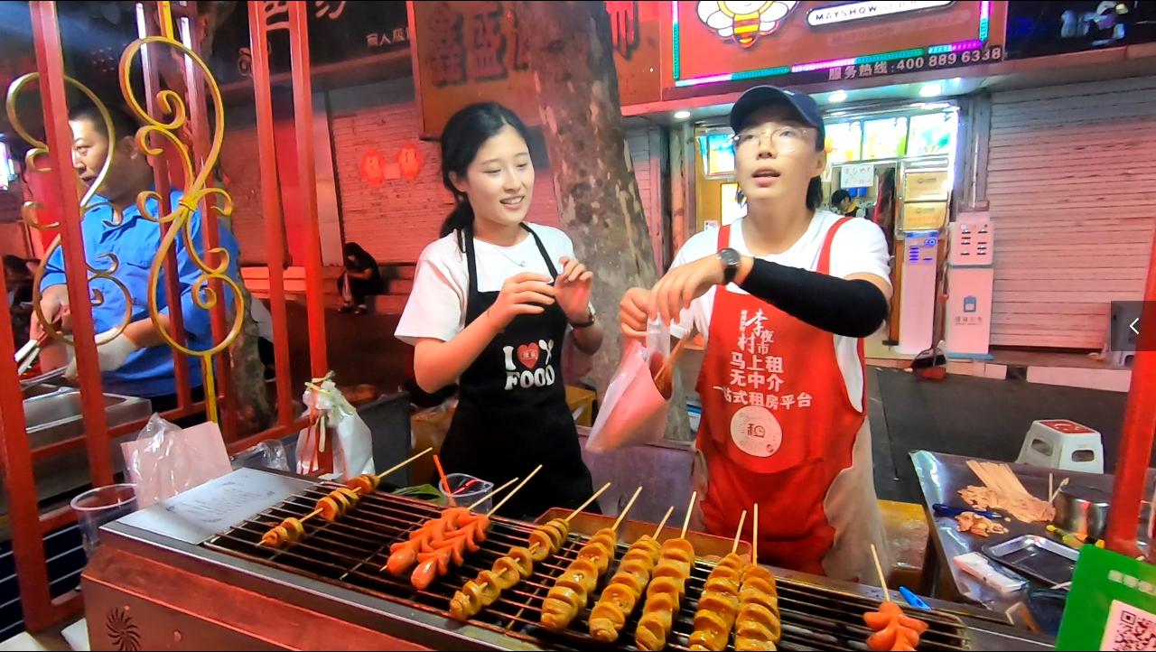 李村夜市小吃街在哪,李村夜市小吃街摊位费
